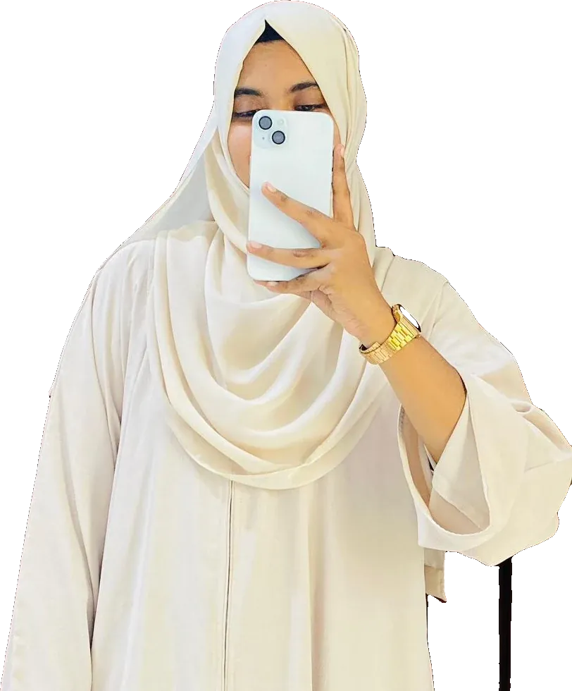 Baeb taking a mirror selfie